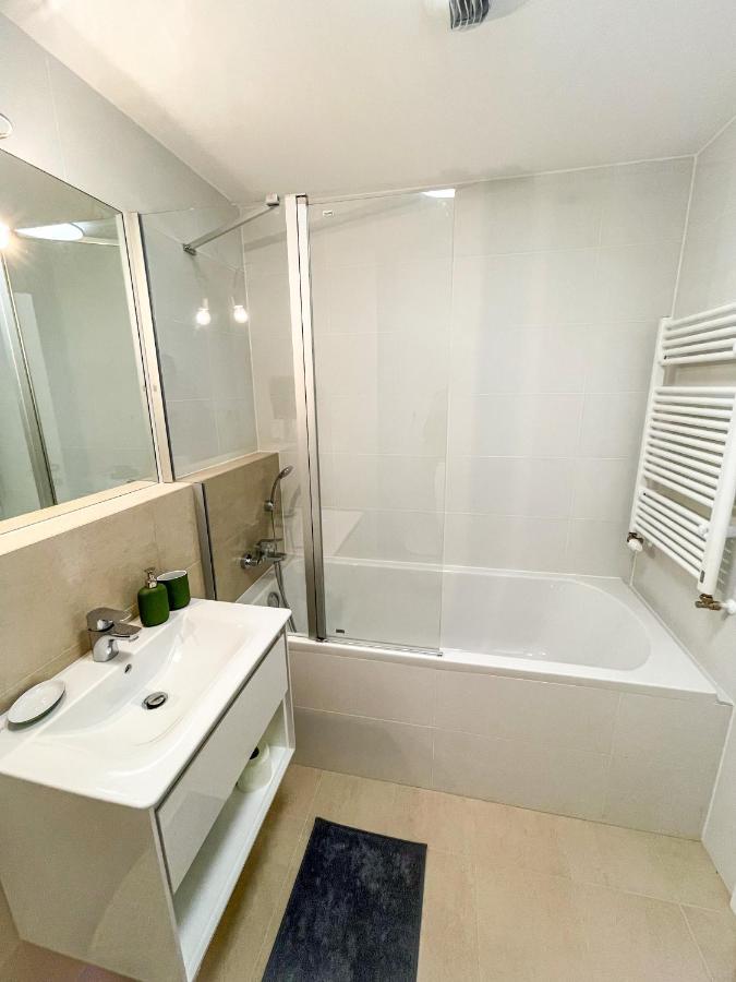 Premium New With Panoramic Castle View Apartman *